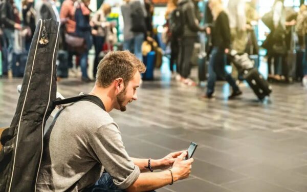 Comment voyager en avion avec une guitare ?